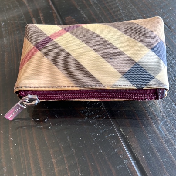 BURBERRY - Picture 2 of 13